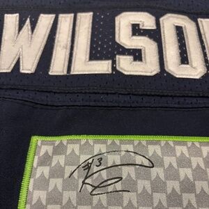 Men’s Russel Wilson Seattle Seahawks signed jersey size M
